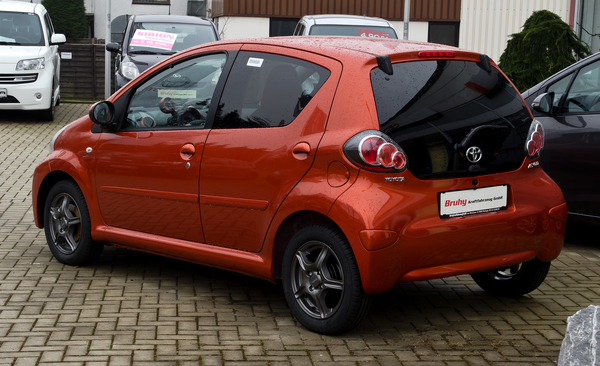 TOYOTA AYGO II 1.0 VVT-I X 5P Essence